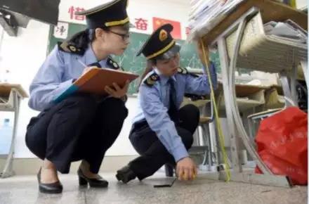 課桌椅正確坐姿,對青少年的重要性!